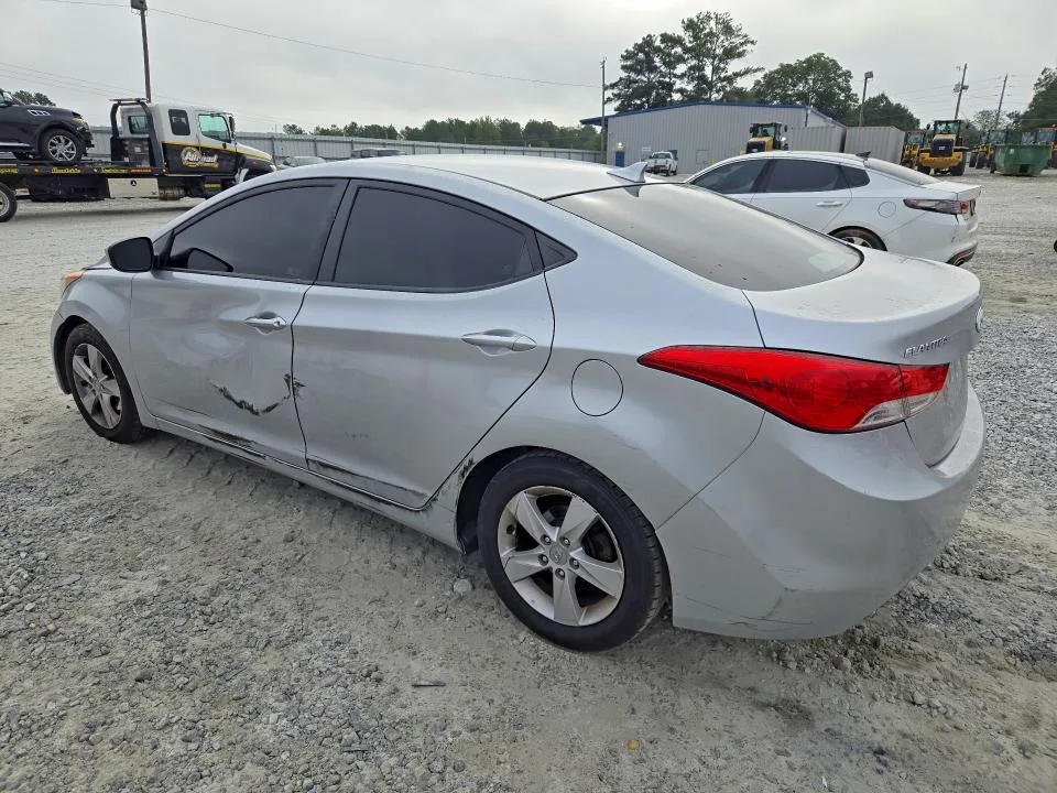 5NPDH4AE8DH356619 — 2013 HYUNDAI ELANTRA photo 2