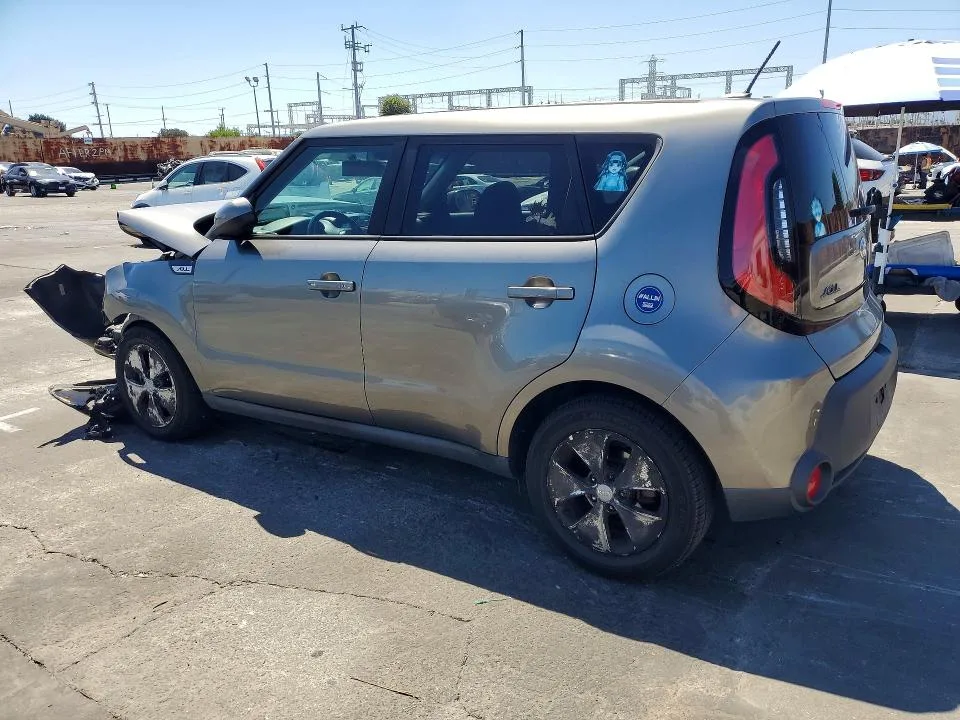 KNDJN2A2XG7269593 — 2016 KIA SOUL photo 2