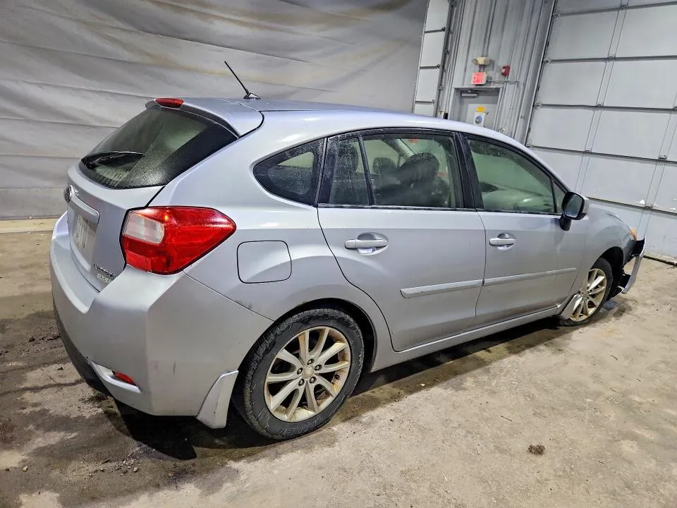 JF1GPAC64E8222815 — 2014 SUBARU IMPREZA photo 3