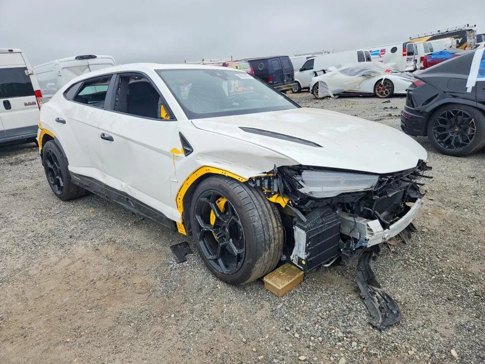 ZPBUC3ZL4RLA35636 — 2024 LAMBORGHINI URUS photo 4