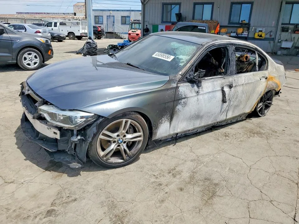 WBA8B3C5XGK383527 — 2016 BMW 340