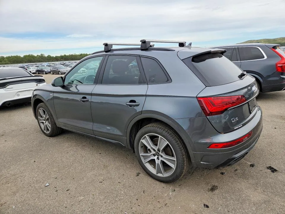 WA1GAAFY7S2052466 — 2025 AUDI Q5 photo 2