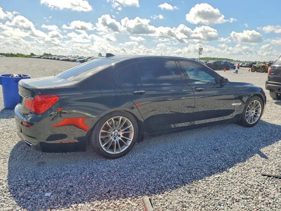 WBAKB4C51CC575371 — 2012 BMW 740 photo 3