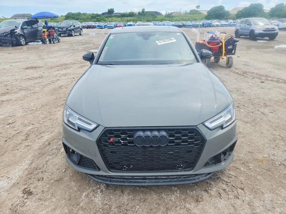 WAUB4AF42KA112323 — 2019 AUDI S4 photo 5