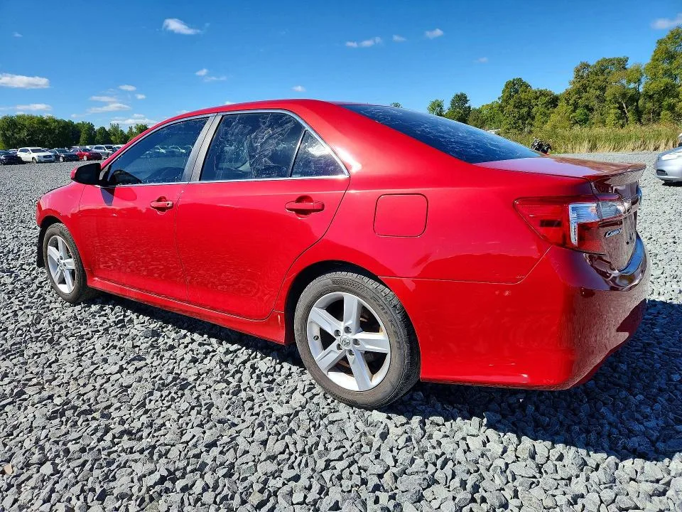 4T1BF1FK2DU725972 — 2013 TOYOTA CAMRY photo 2