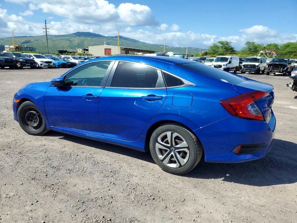 2HGFC2F53JH607637 — 2018 HONDA CIVIC photo 2