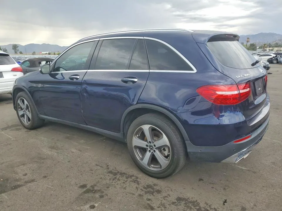 WDC0G4JB8KF576075 — 2019 MERCEDES-BENZ GLC photo 2