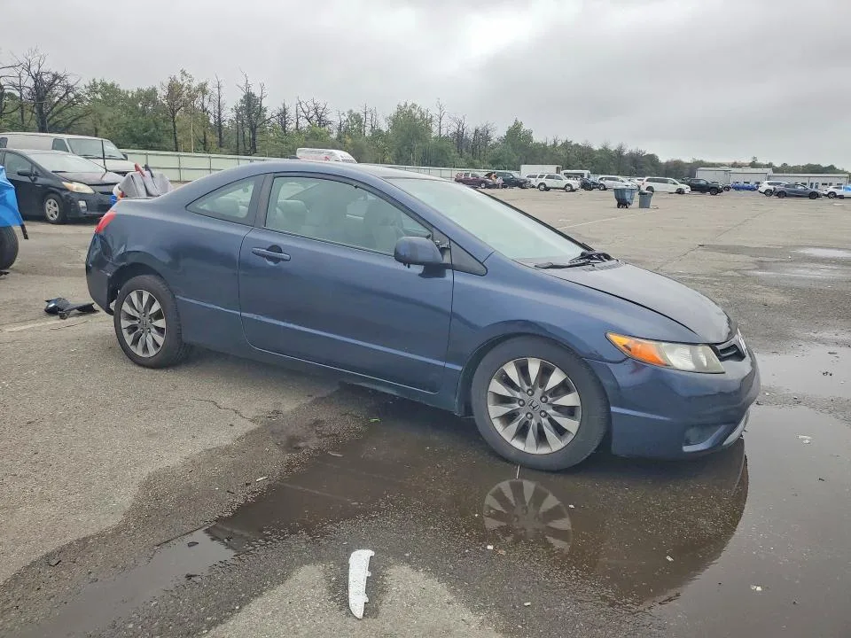 2HGFG12668H576858 — 2008 HONDA CIVIC photo 4