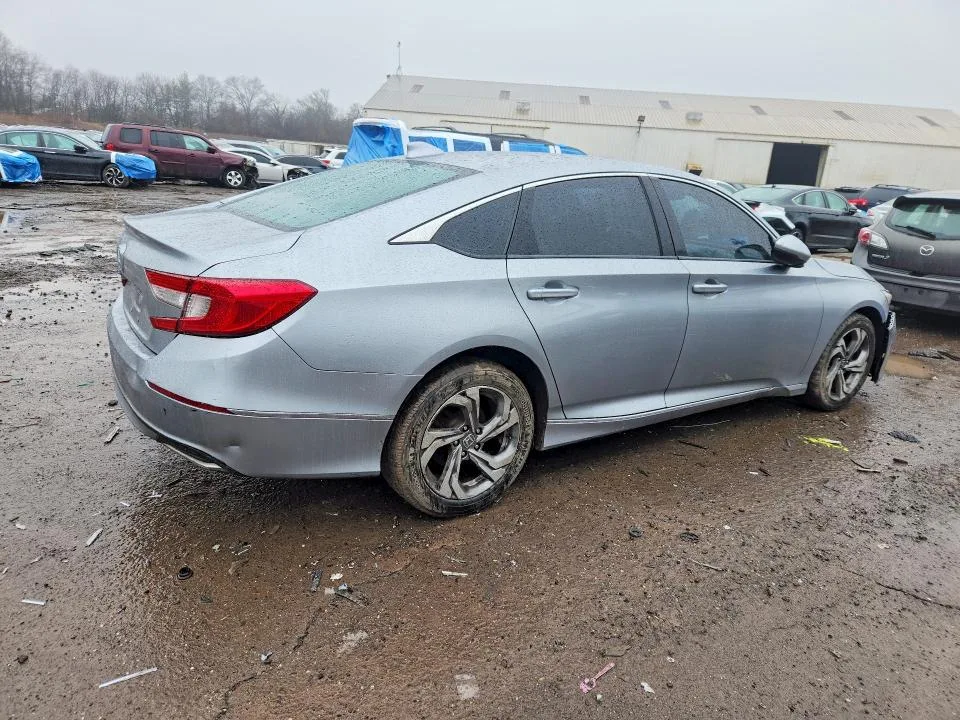 1HGCV1F58KA171083 — 2019 HONDA ACCORD photo 3