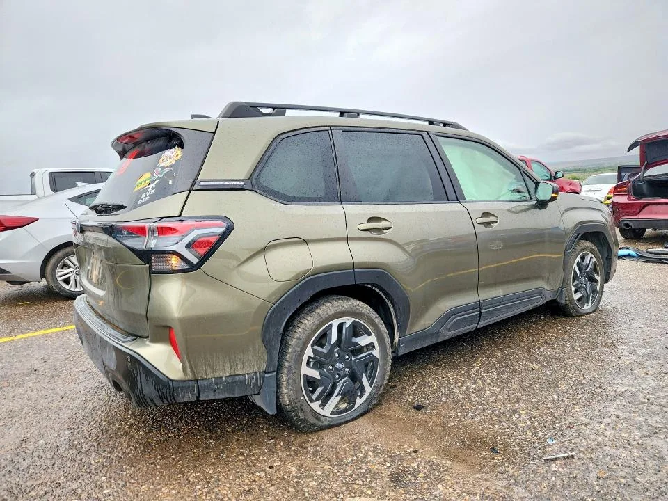 JF2SLDRC4SH403098 — 2025 SUBARU FORESTER photo 3