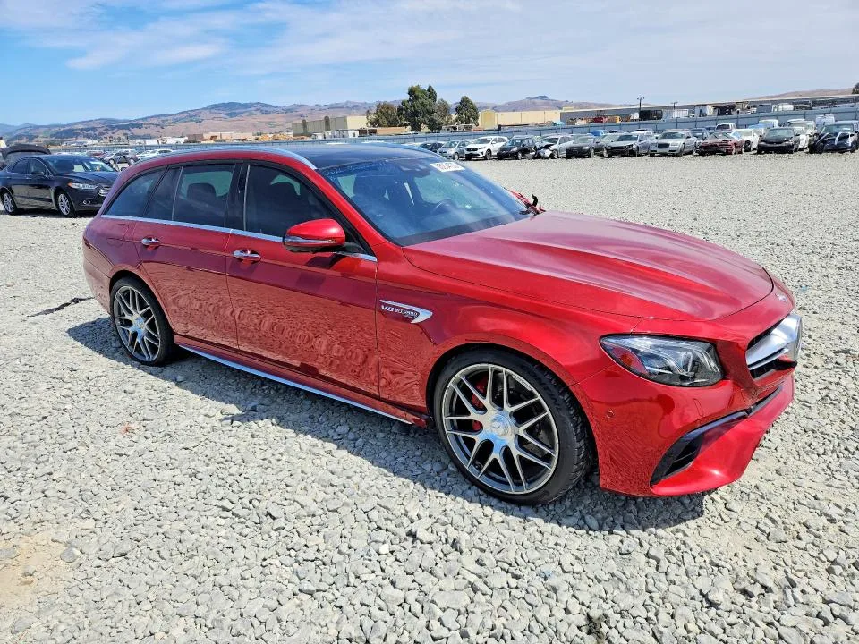 WDDZH8KB8KA506109 — 2019 MERCEDES-BENZ E photo 4
