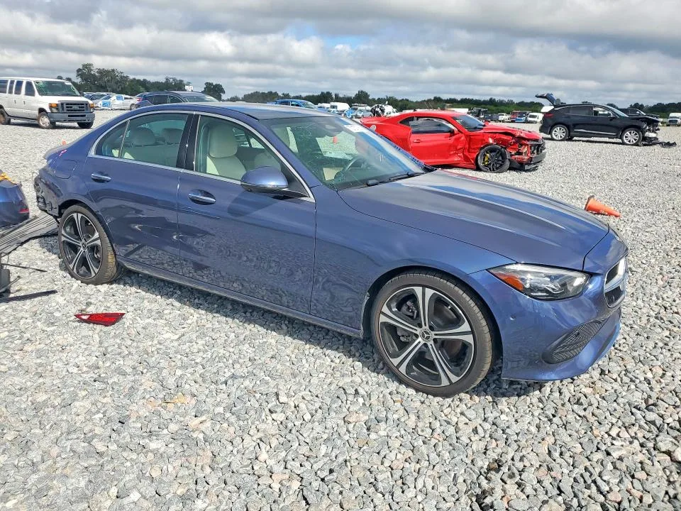 W1KAF4GB9SR261262 — 2025 MERCEDES-BENZ C photo 4