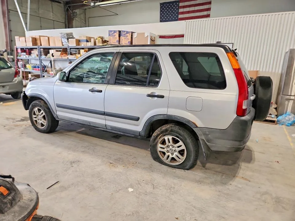 JHLRD78813C006605 — 2003 HONDA CRV AWD photo 2