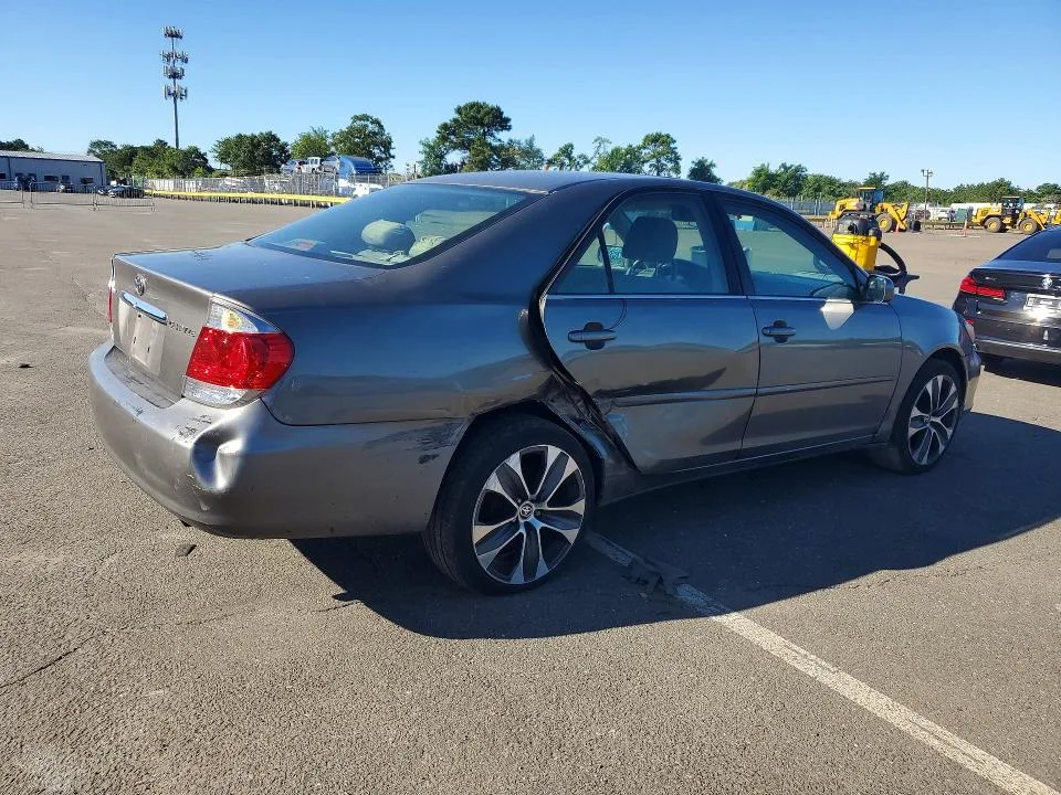 4T1BE32KX6U722728 — 2006 TOYOTA CAMRY photo 3