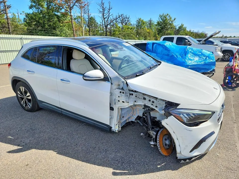 W1N4N4HB1SJ674745 — 2025 MERCEDES-BENZ GLA photo 4
