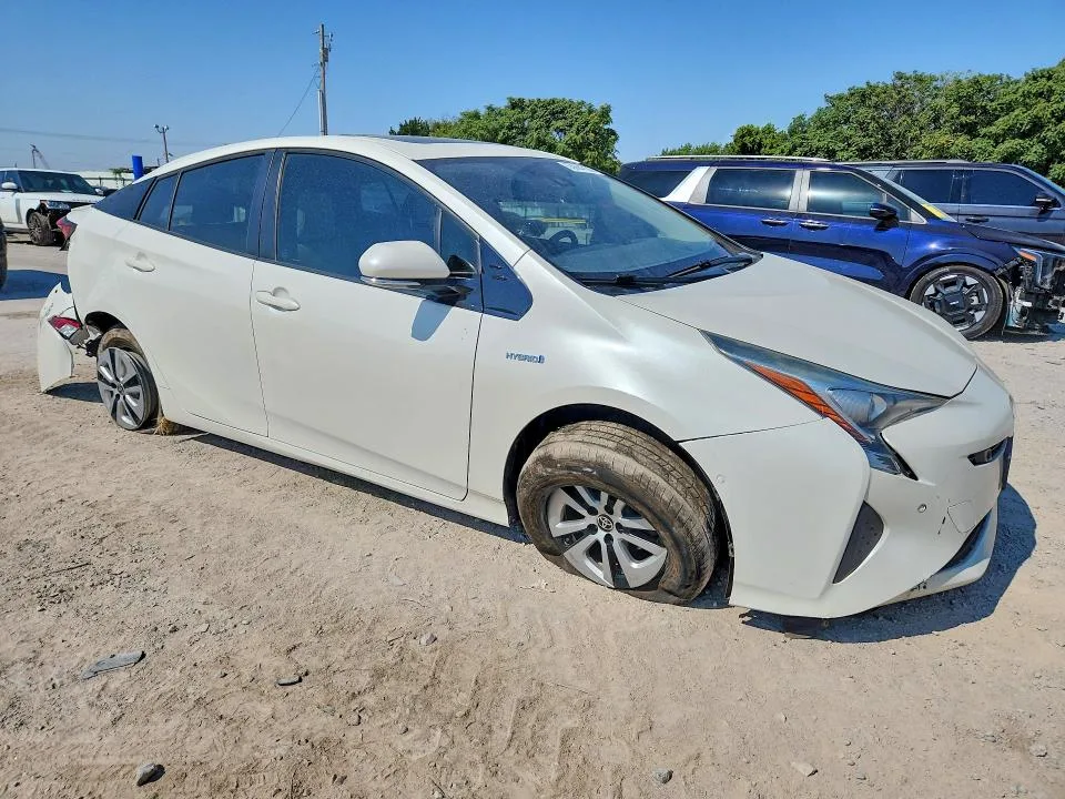 JTDKARFU5G3003134 — 2016 TOYOTA PRIUS photo 4