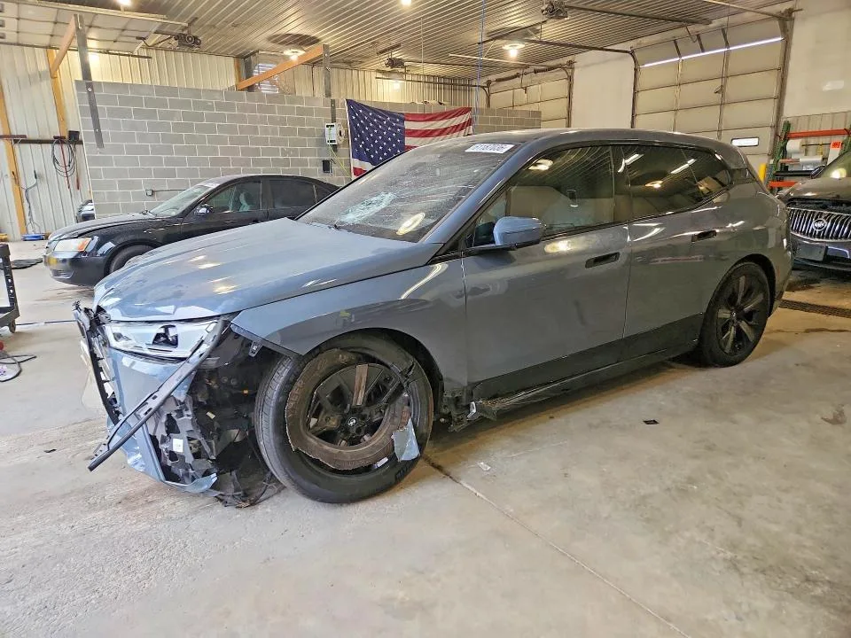 WB523CF01SCU17892 — 2023 BMW IX