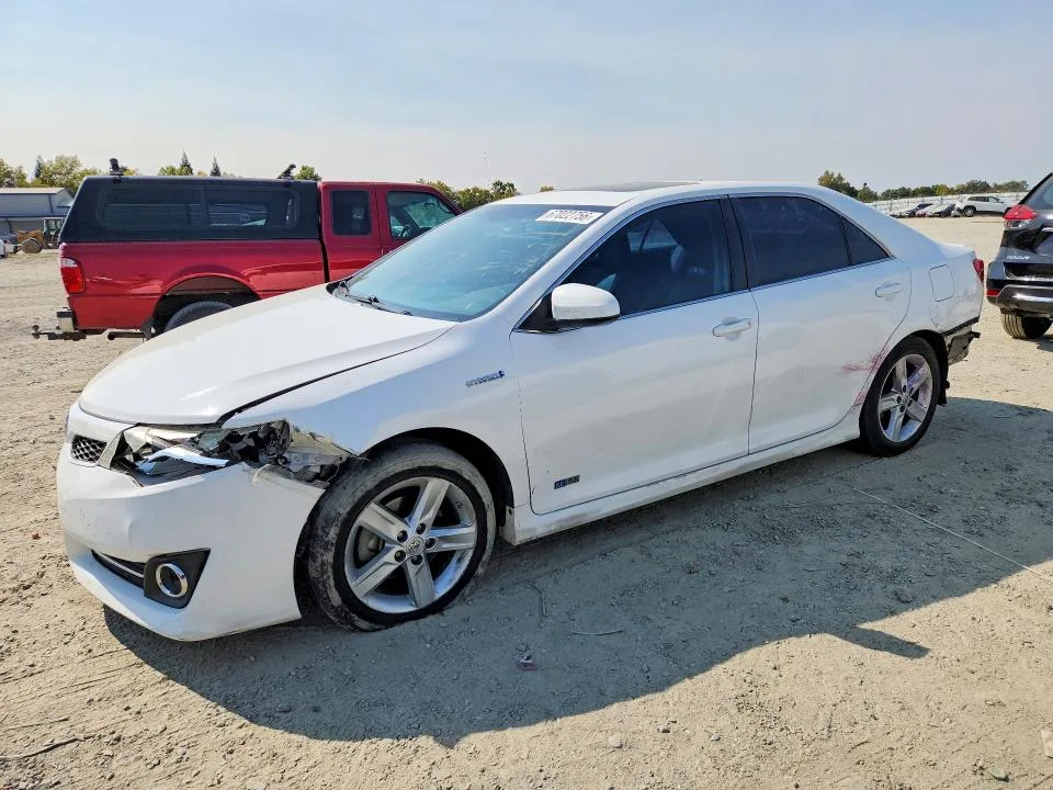 4T1BD1FKXEU130830 — 2014 TOYOTA CAMRY HYBRID