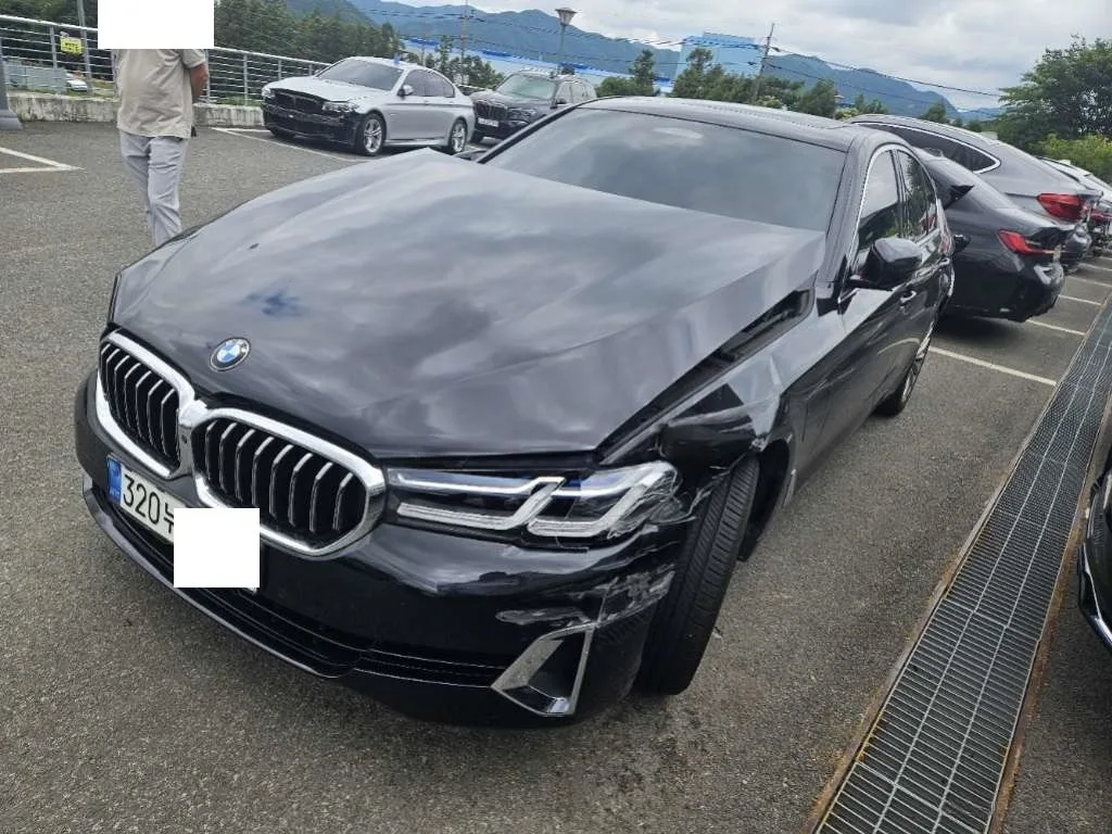 WBA51AG0XMCG25492 — 2021 BMW 530E photo 4