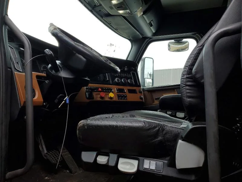 3AKJHHDR6KSKF5928 — 2019 FREIGLINER CASCADIA 126 photo 5