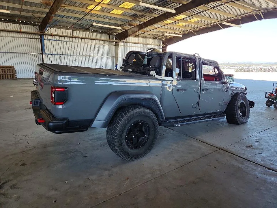 1C6JJTBG0LL162945 — 2020 JEEP GLADIATOR photo 3