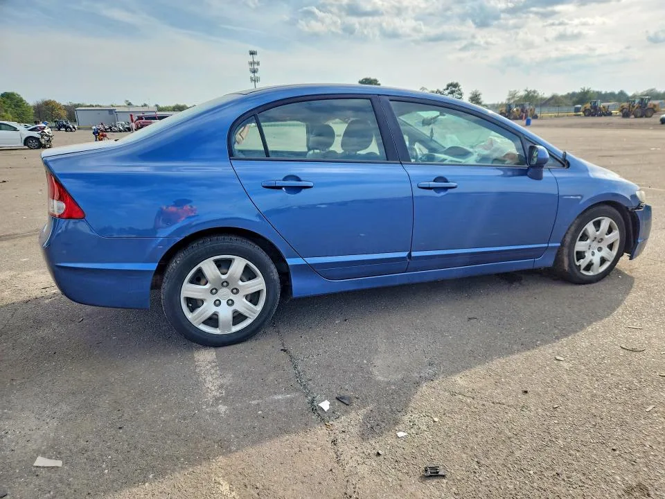 2HGFA1F52AH316742 — 2010 HONDA CIVIC photo 3