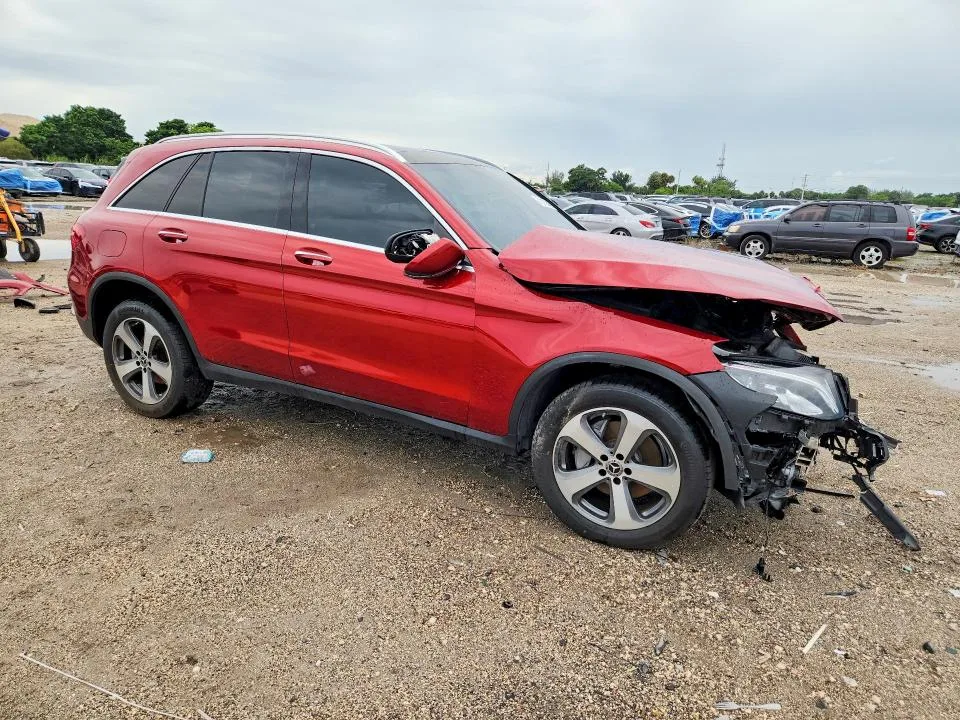 WDC0G4JB2KF570269 — 2019 MERCEDES-BENZ GLC photo 4