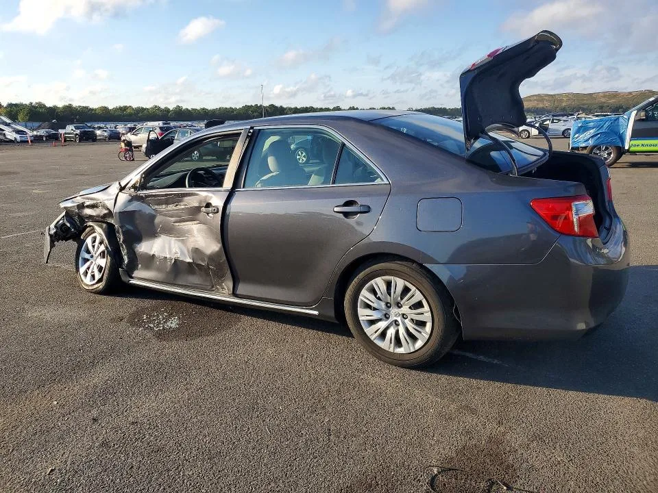 4T1BF1FK2CU178989 — 2012 TOYOTA CAMRY photo 2