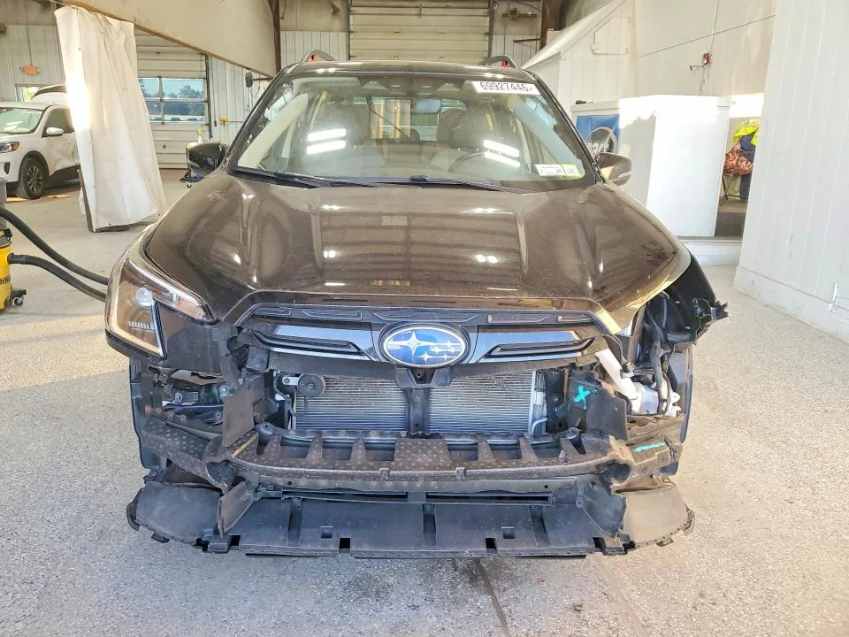 JF2SKAJC2PH422379 — 2023 SUBARU FORESTER photo 5