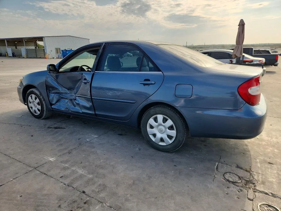 4T1BE32K33U212460 — 2003 TOYOTA CAMRY photo 2