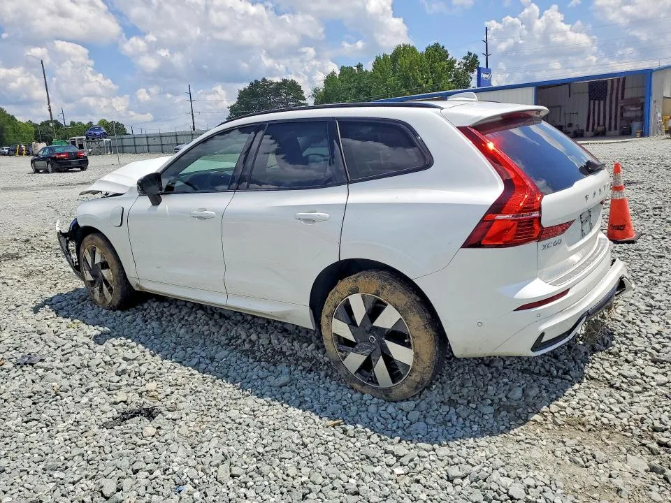 YV4H60RCXS1049764 — 2025 VOLVO XC60 photo 2