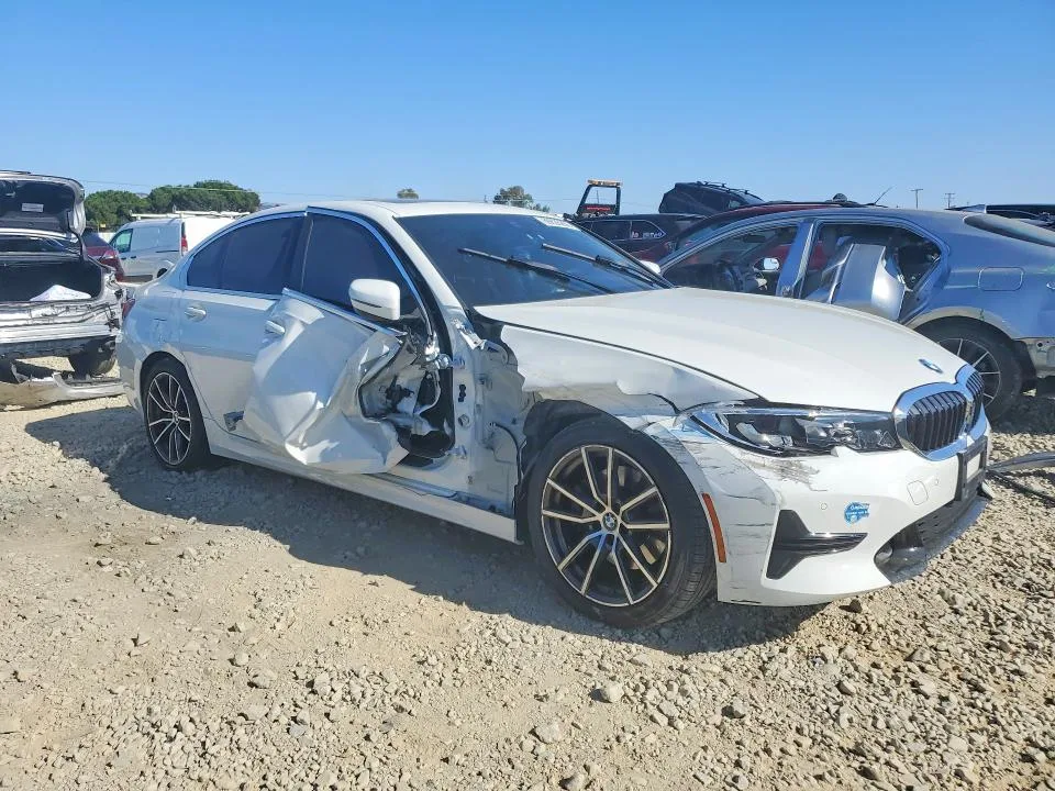 3MW5P7J0XM8B65846 — 2021 BMW 330E photo 4