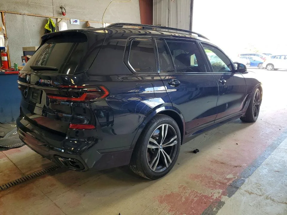 5UX33EM0XR9V87293 — 2024 BMW X7 photo 3
