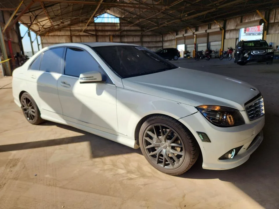 WDDGF5EB7BA518128 — 2011 MERCEDES-BENZ C photo 4