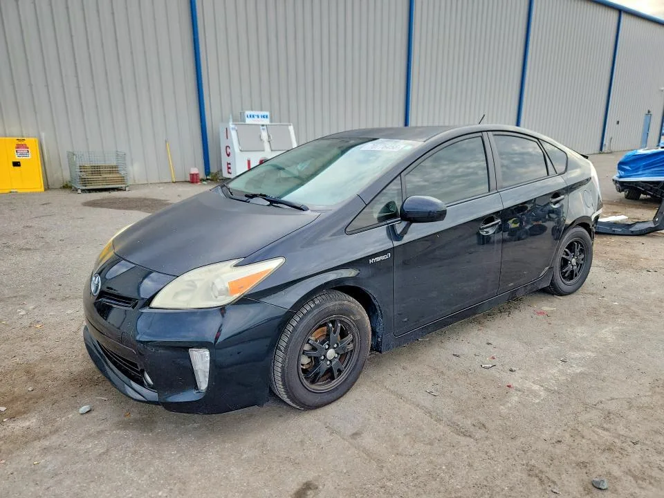 JTDKN3DU3F1975975 — 2015 TOYOTA PRIUS
