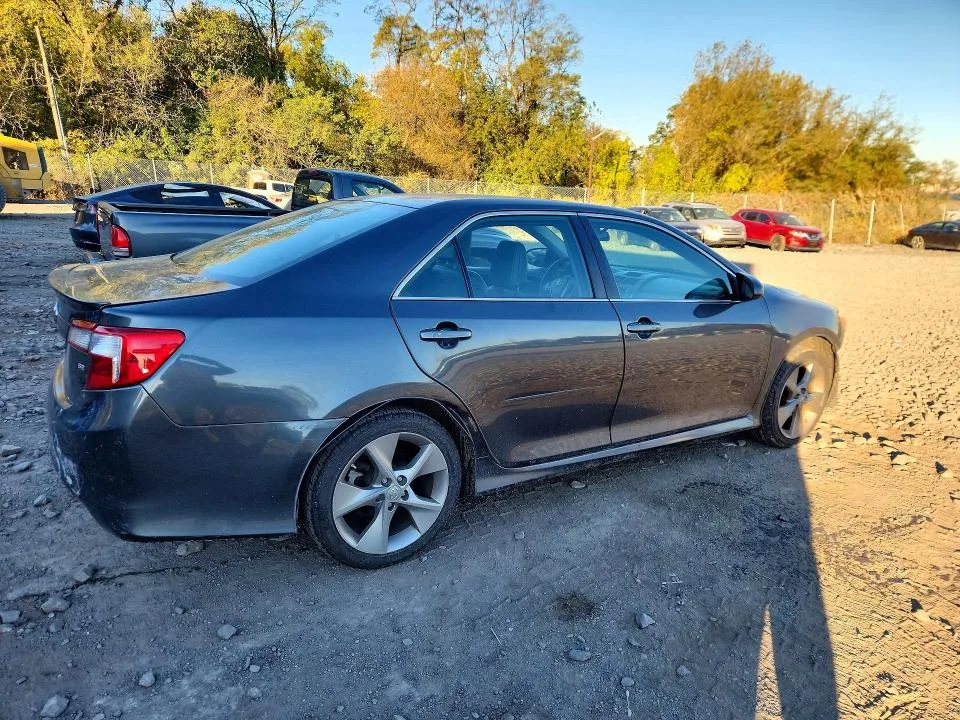 4T1BF1FK6EU433937 — 2014 TOYOTA CAMRY photo 3