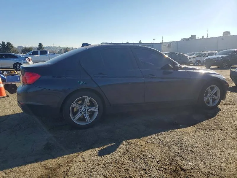 WBA3C1C56DF435705 — 2013 BMW 328 photo 3