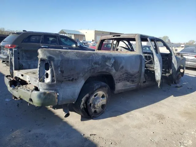 3C63RRGL3FG556225 — 2020 RAM 3500 photo 3