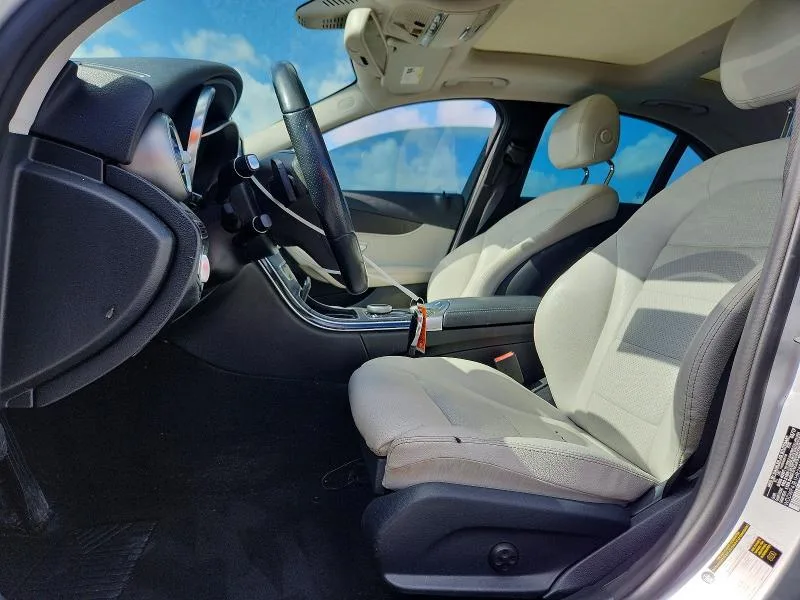 WDDWF4JB1HR280797 — 2017 MERCEDES-BENZ C photo 7