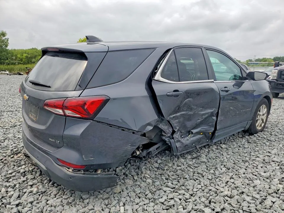 3GNAXUEV8NS211918 — 2022 CHEVROLET EQUINOX photo 3