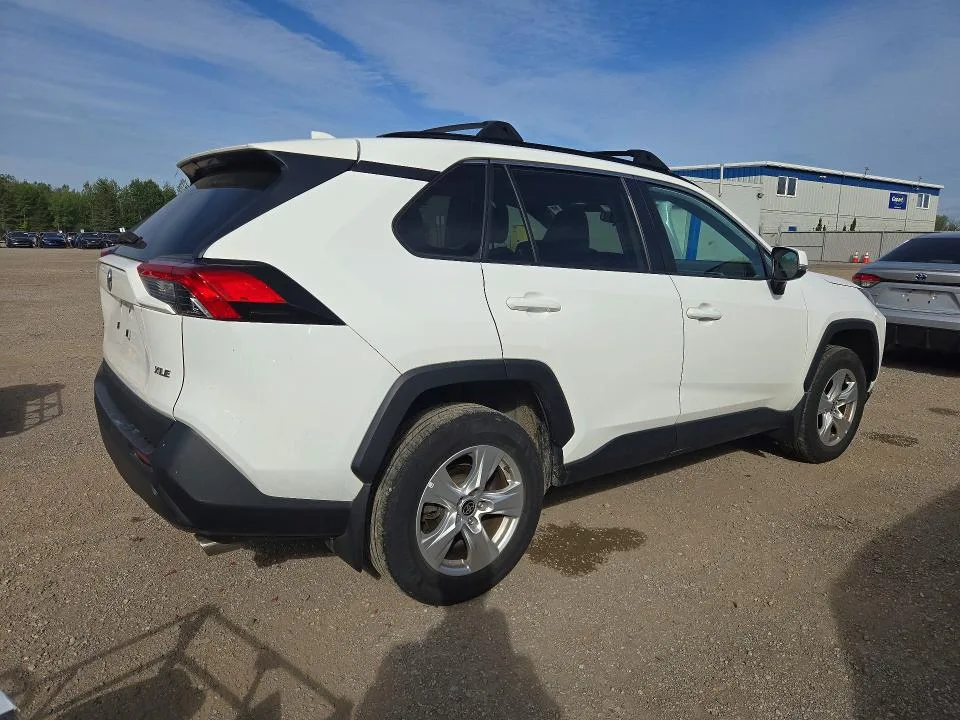 2T3W1RFV1MW181285 — 2021 TOYOTA RAV4 photo 3