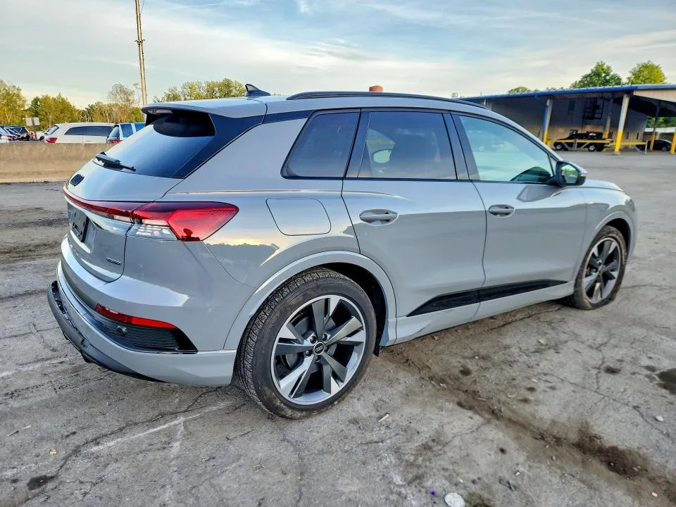 WA1KUBFZ9SP039737 — 2025 AUDI Q4 E-TRON photo 3