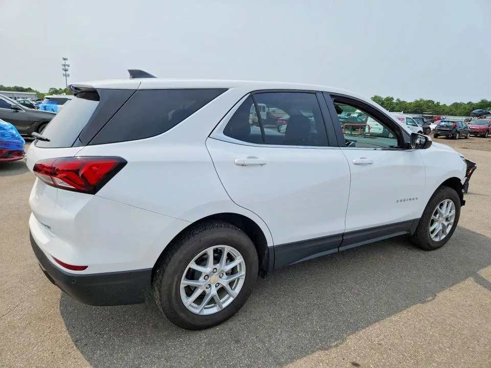 3GNAXUEV8NL273393 — 2022 CHEVROLET EQUINOX photo 3