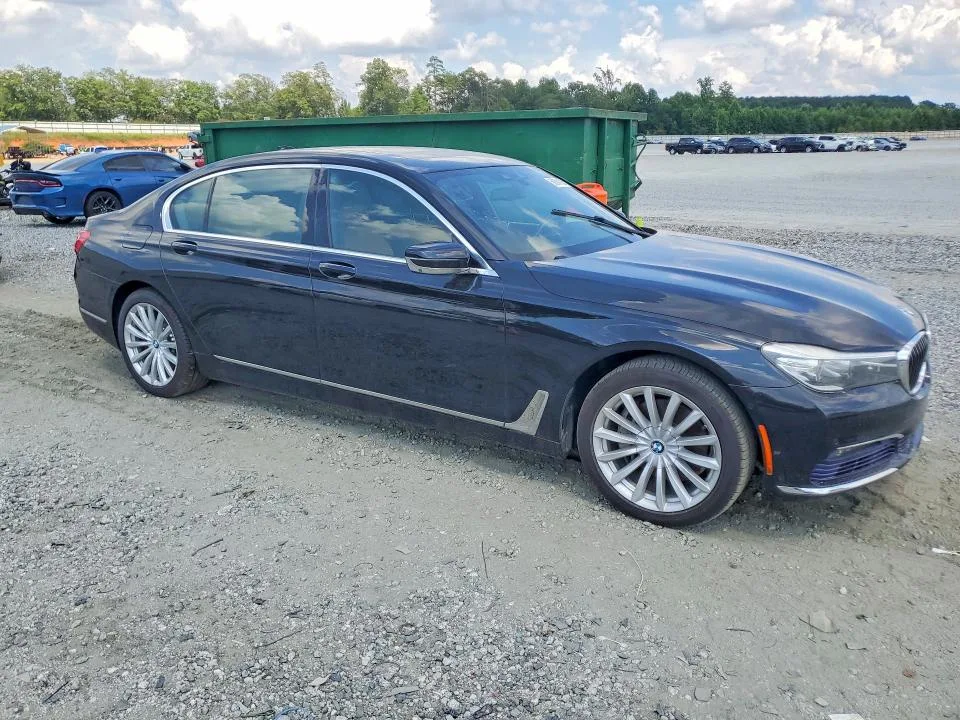 WBA7E2C50GGD99982 — 2016 BMW 740 photo 4