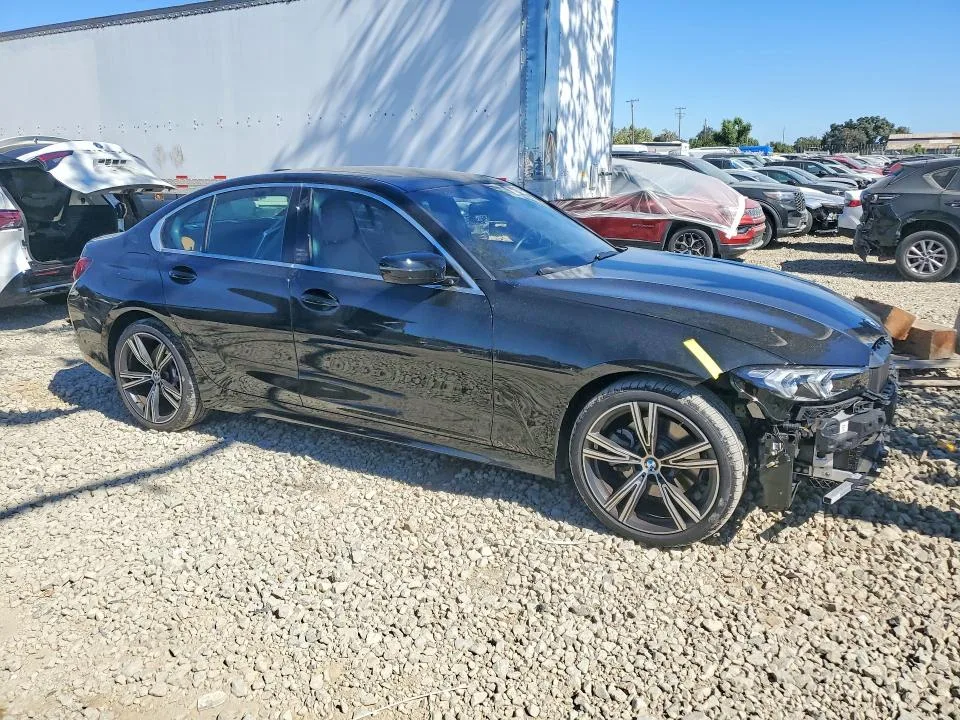 3MW69FF03R8E23231 — 2024 BMW 330I photo 4