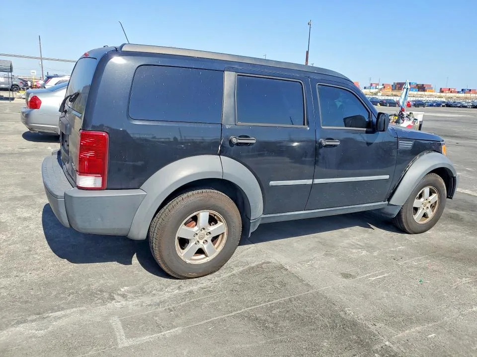 1D8GU28K27W581899 — 2007 DODGE NITRO photo 3