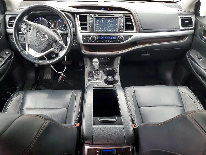 5TDJZRFH6JS880860 — 2018 TOYOTA HIGHLANDER photo 8