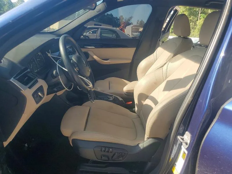 WBXHU7C55K3H44756 — 2019 BMW X1 photo 7