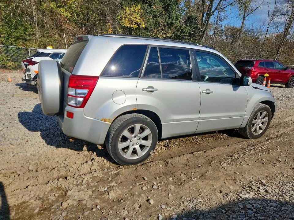 JS3TD0D71B4100243 — 2011 SUZUKI GRAND VITARA photo 3