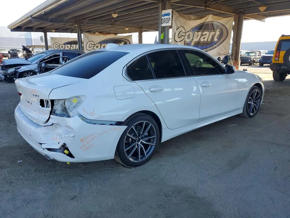 WBA5R1C56KAK11495 — 2019 BMW 330I photo 3